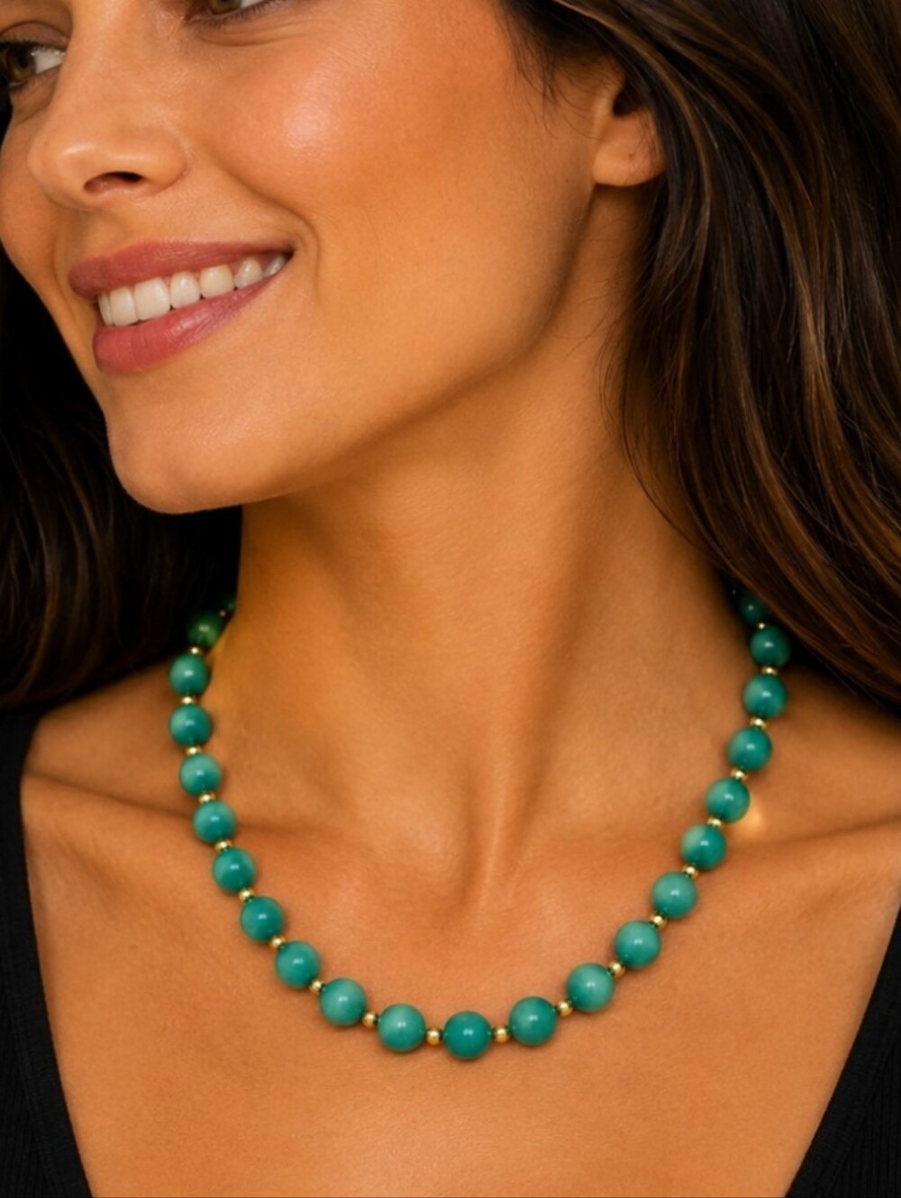 Vintage 1980s Spring Green Acrylic Beaded Necklace